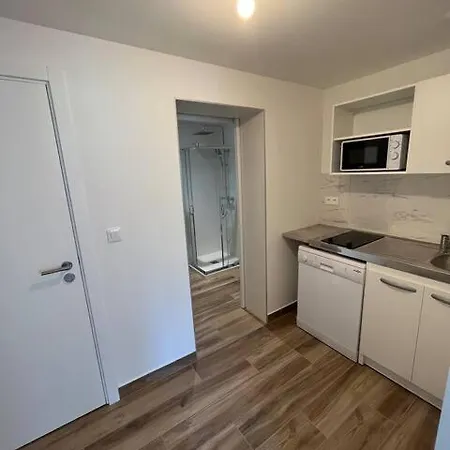 Tres Joli T2 Neuf En Avec Parking